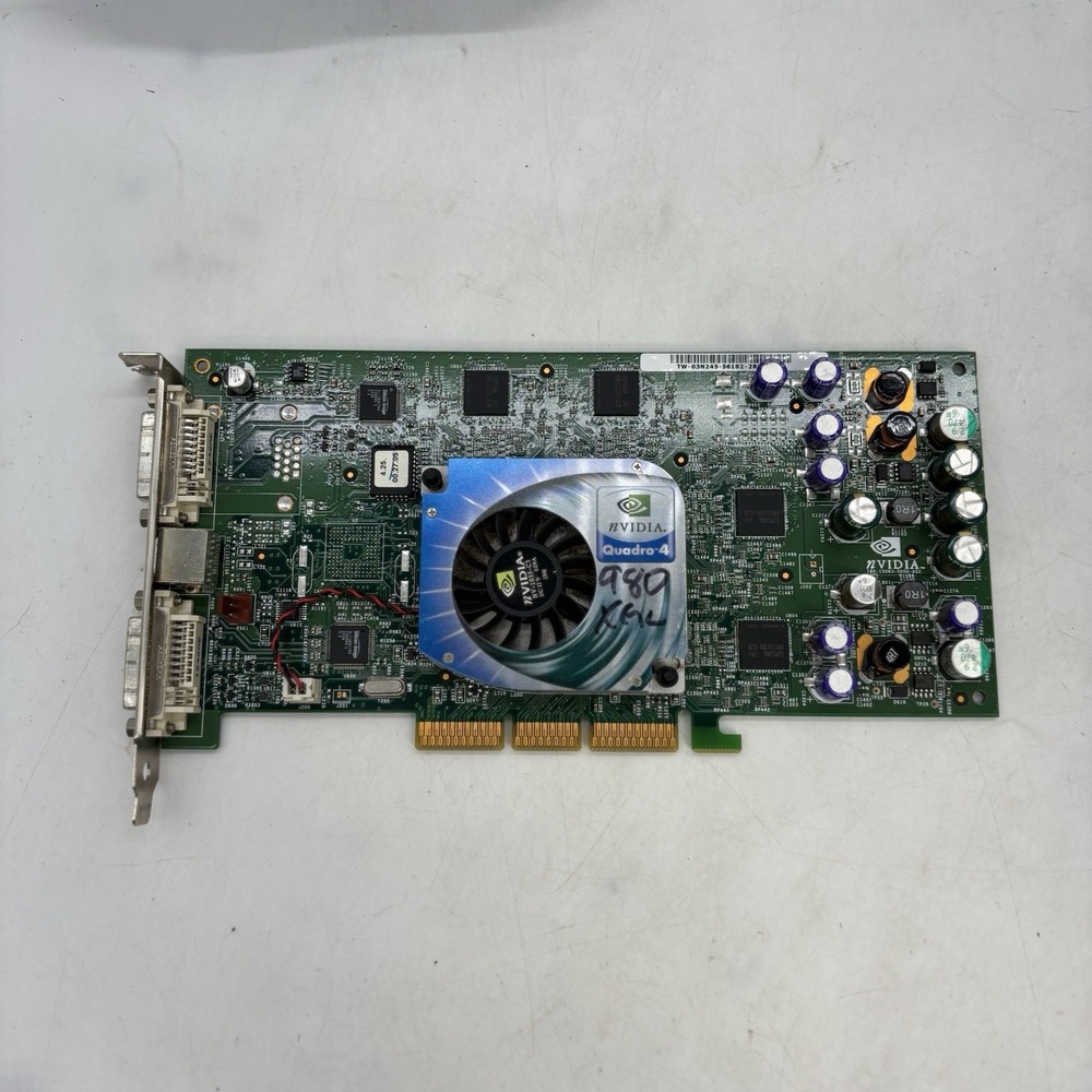 PNY NVIDIA Quadro4 900XGL Grafikkarte VCQ4980XGL S26361-D1473-V98 GS3 128MB NEU